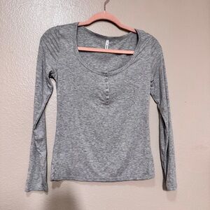 HALARA Women's Gray Long-Sleeve Henley Top